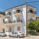 The Lalouda Of Mani * Gythio