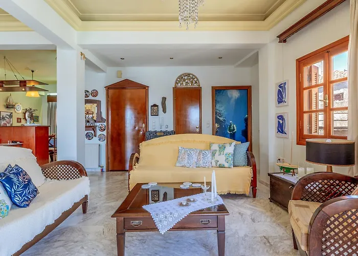 The Lalouda Of Mani * Gythio